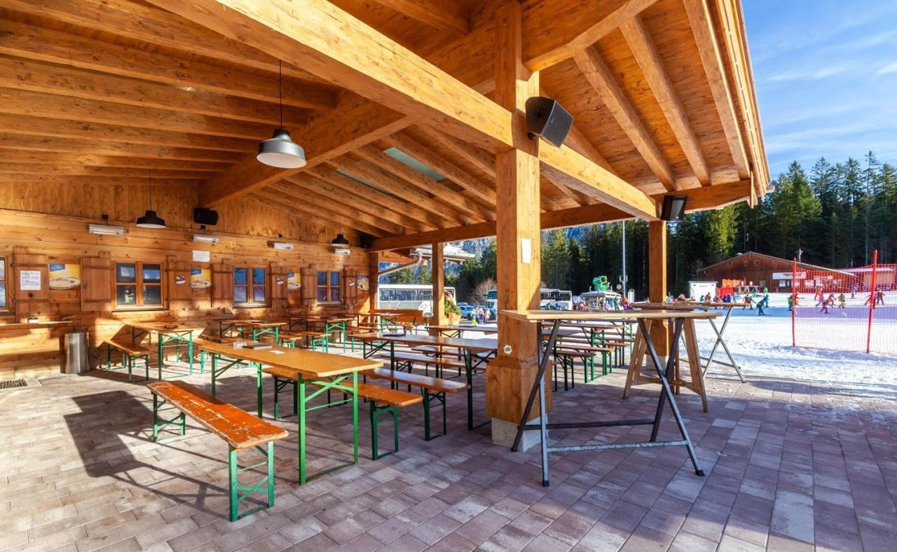 爱鹏福格晨娜姆酒店 比绍夫斯维森 外观 照片